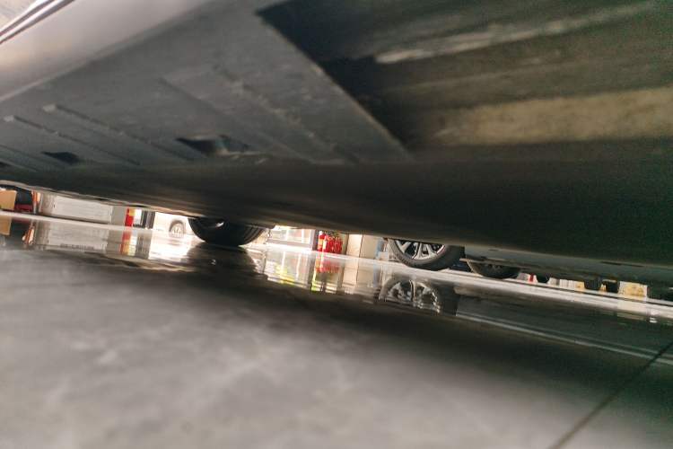 Used XPeng P7 2021 670E Pengyi Edition Right Side Sill