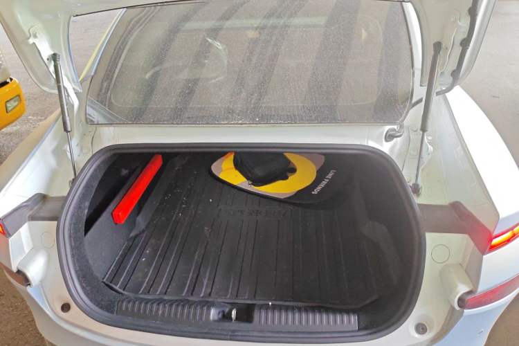 Used XPeng P7 2021 480E Trunk