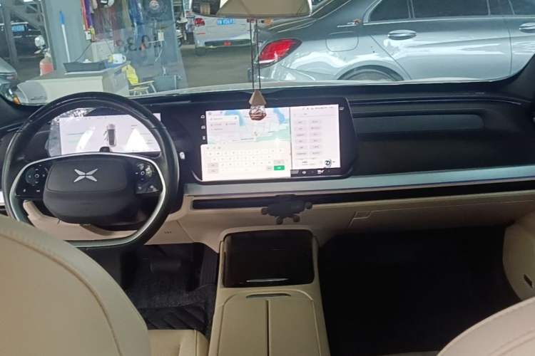 Used XPeng P7 2021 670G Center Console