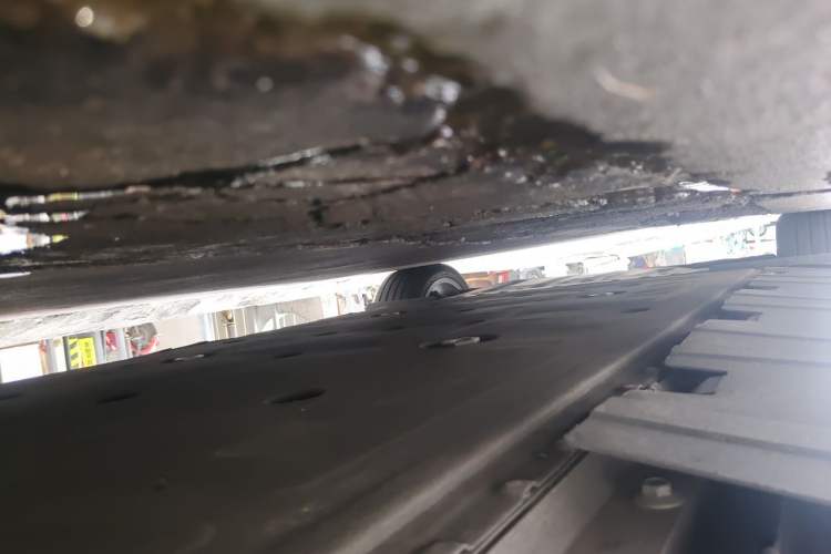 Used XPeng P7 2021 480N Chassis Front Right