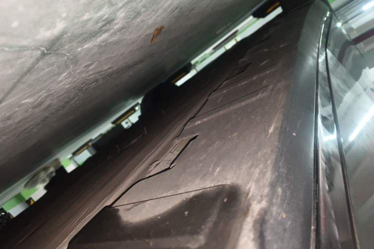 Used XPeng P7 2021 480N Chassis Front Right