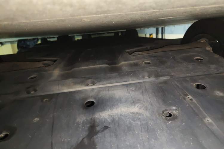 Used XPeng P7 2021 670G Chassis Rear