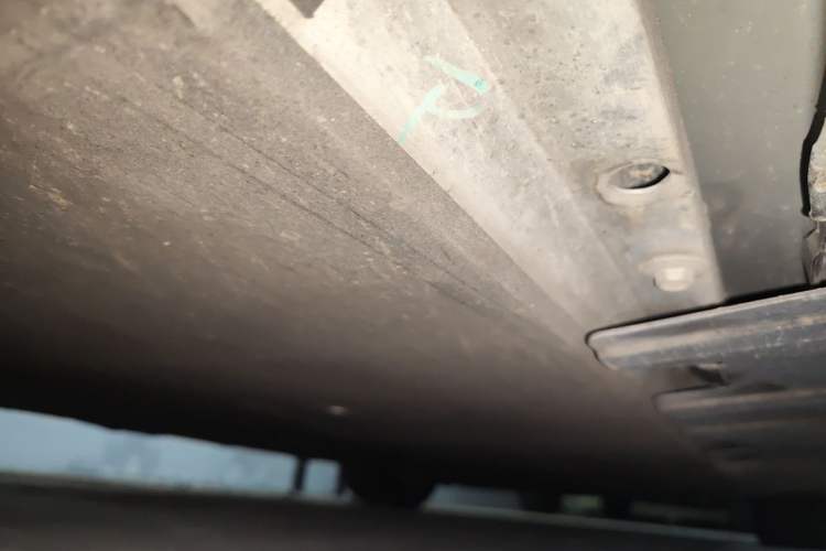 Used XPeng P7 2021 670G Chassis Rear Right