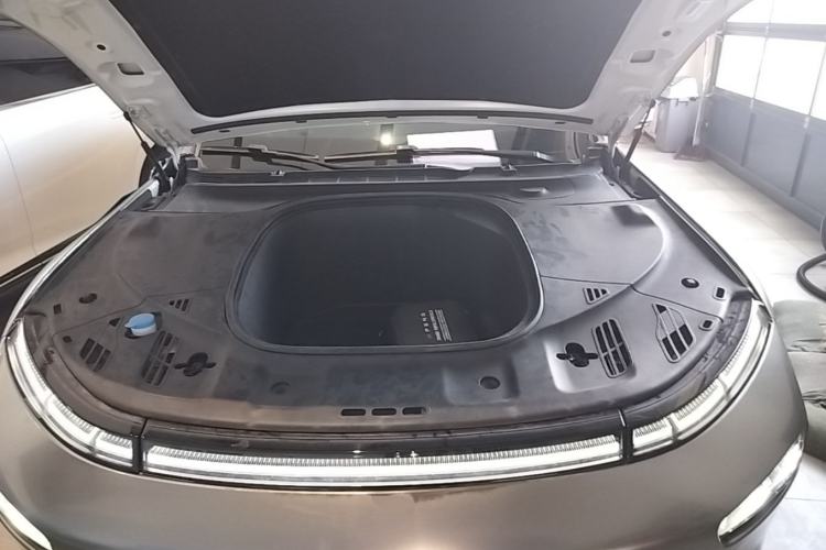 Used XPeng P7 2021 480E Engine Bay