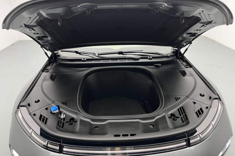 Used XPeng P7 2021 480N Engine Bay