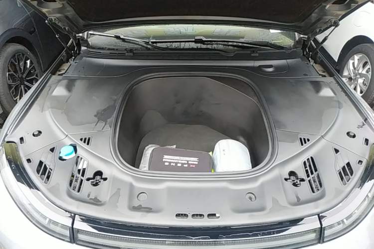 Used XPeng P7 2021 480N Engine Bay