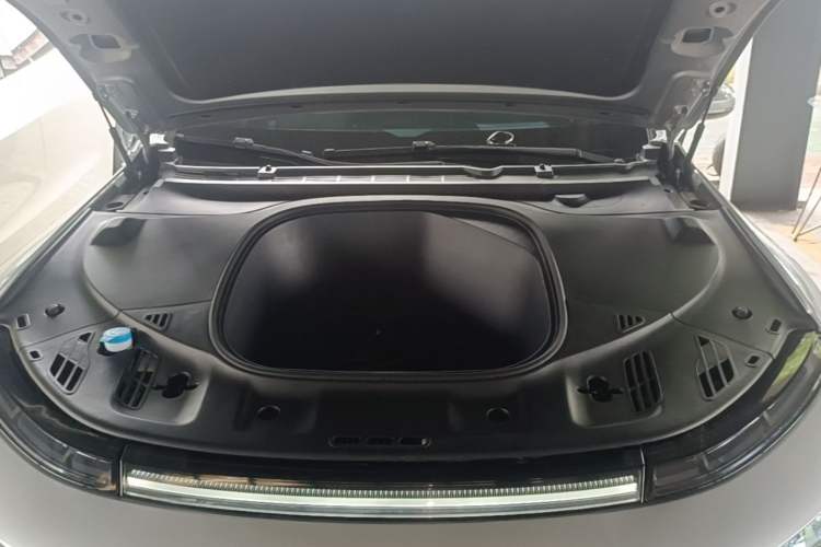 Used XPeng P7 2021 670G Engine Bay
