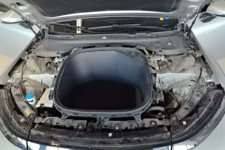 Used XPeng P7 2021 480N Engine Bay