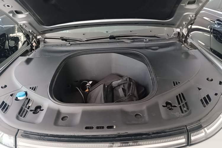 Used XPeng P7 2021 480N Engine Bay