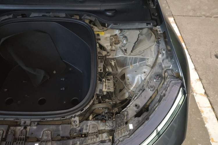 Used XPeng P7 2021 480N Engine Bay Left