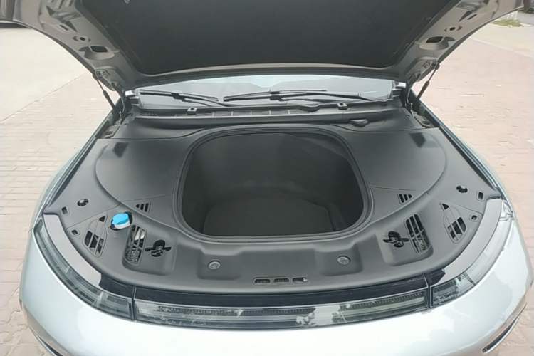 Used XPeng P7 2021 480E Engine Bay