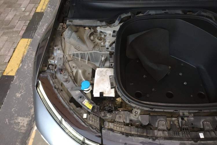 Used XPeng P7 2021 480N Engine Bay Right