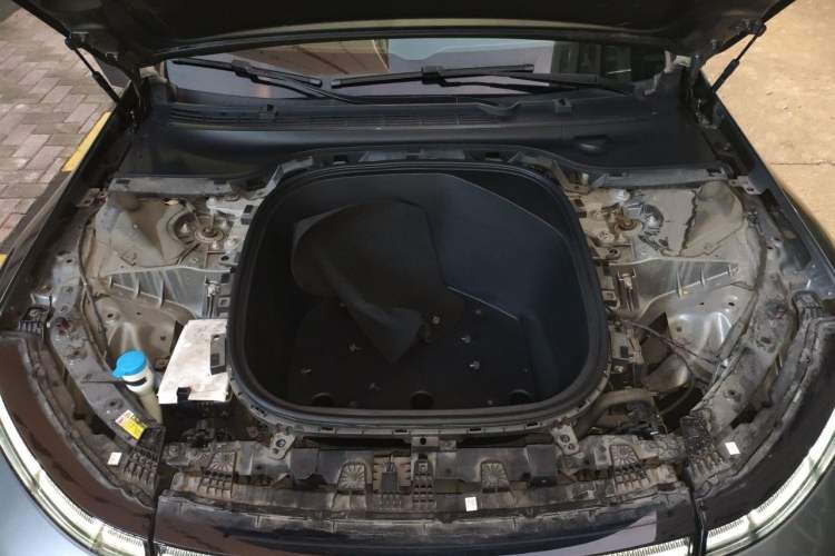 Used XPeng P7 2021 480N Engine Bay
