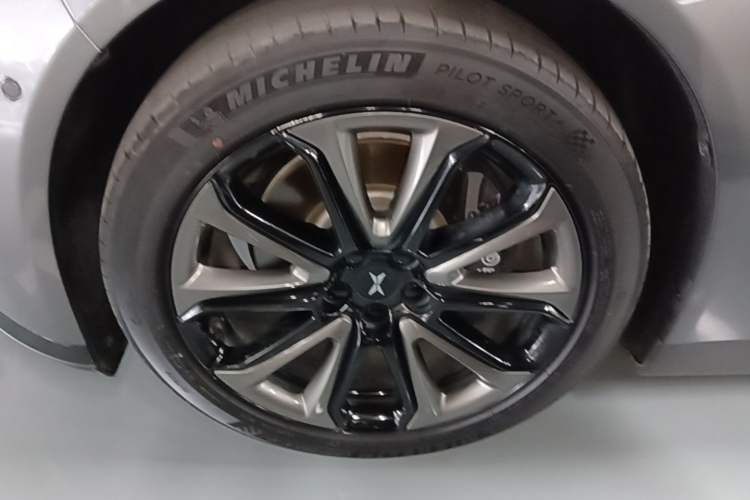 Used XPeng P7 2021 480N Left Front Wheel Hub