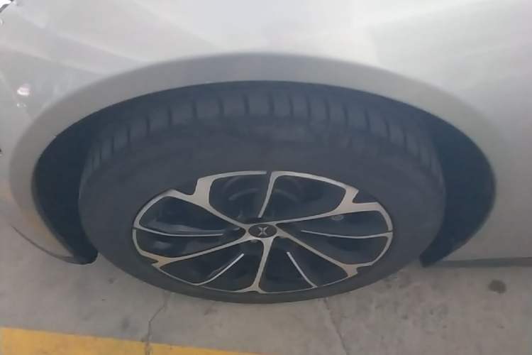Used XPeng P7 2021 480N Left Front Wheel Hub