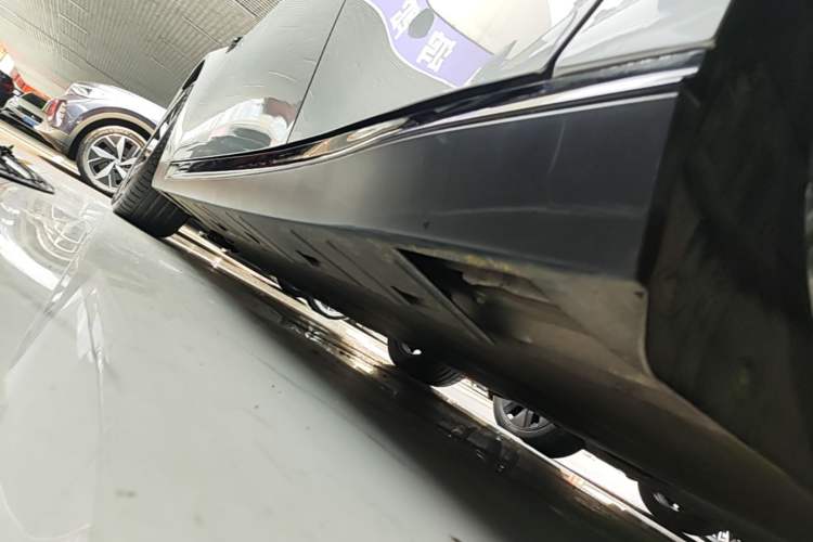 Used XPeng P7 2021 670G Left Side Sill