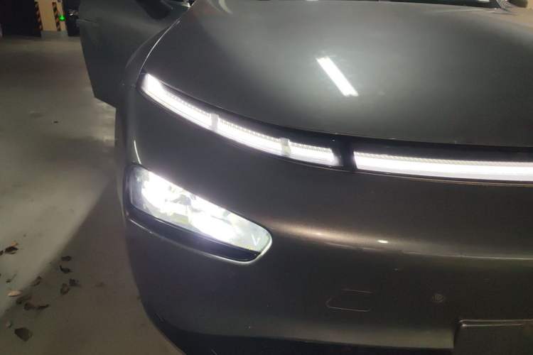 Used XPeng P7 2021 670G Right Front Headlight