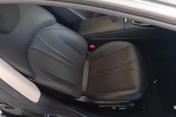 Used XPeng P7 2021 480N Right Front Seat