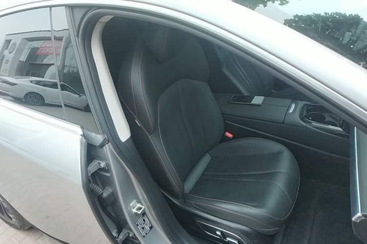 Used XPeng P7 2021 480E Right Front Seat