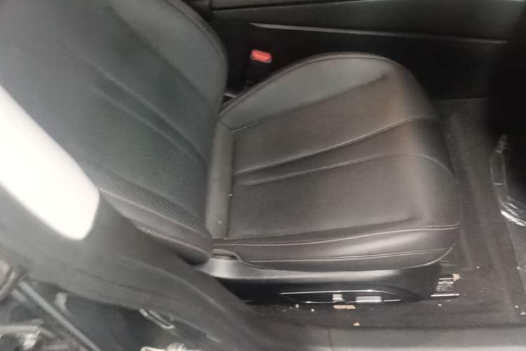 Used XPeng P7 2021 480N Right Front Seat