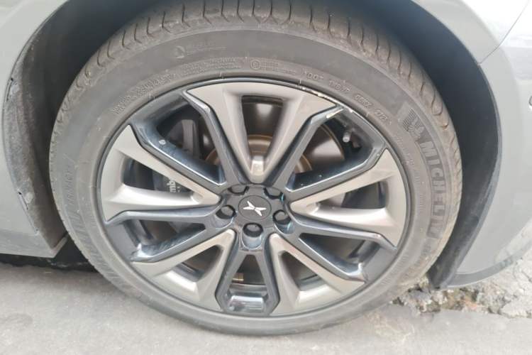 Used XPeng P7 2021 480N Right Front Wheel Hub