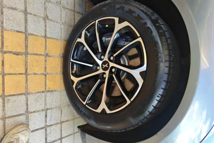 Used XPeng P7 2021 480N Right Front Wheel Hub