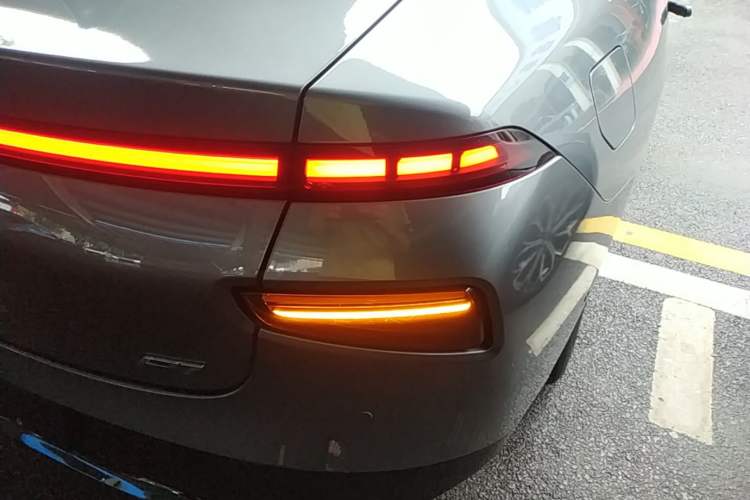 Used XPeng P7 2021 480N Right Rear Taillight