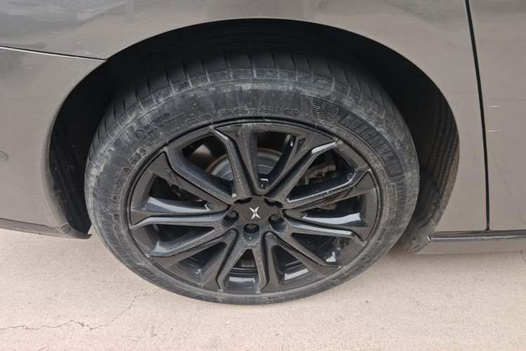 Used XPeng P7 2021 670E Pengyi Edition Right Rear Wheel Hub