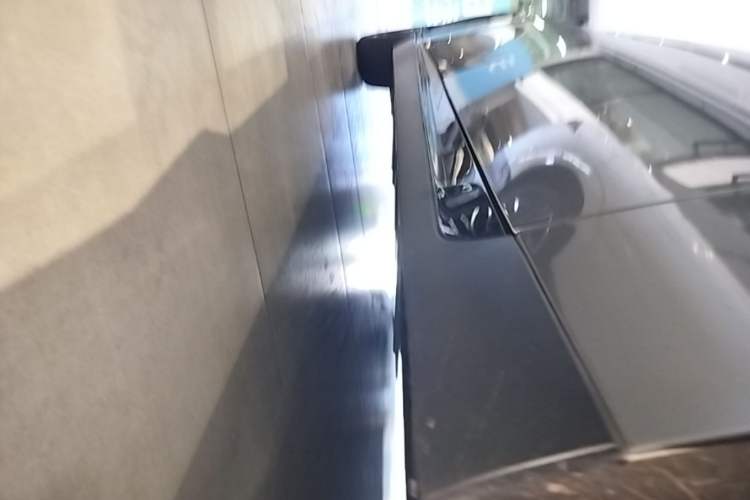 Used XPeng P7 2021 480E Right Side Sill