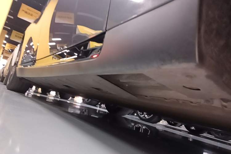 Used XPeng P7 2021 480N Right Side Sill