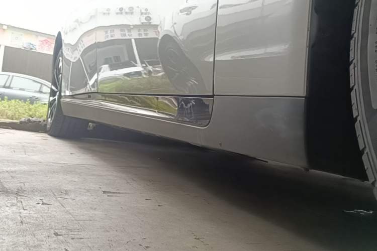 Used XPeng P7 2021 670G Right Side Sill