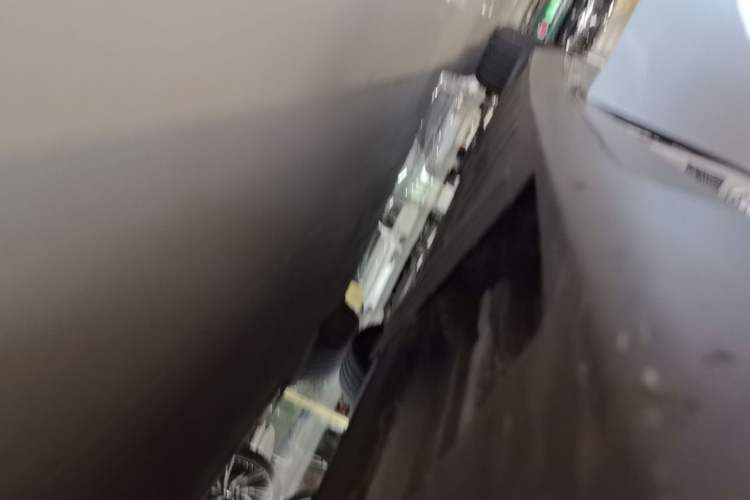 Used XPeng P7 2021 480N Right Side Sill