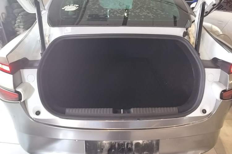 Used XPeng P7 2021 480E Trunk