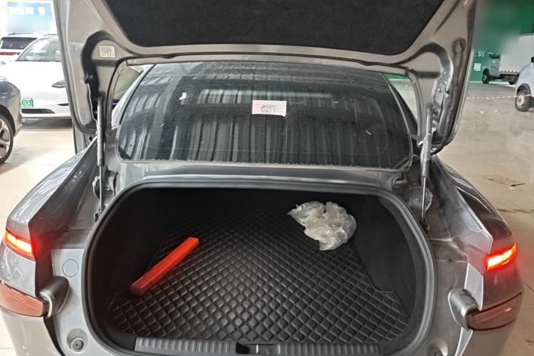 Used XPeng P7 2021 480G Trunk