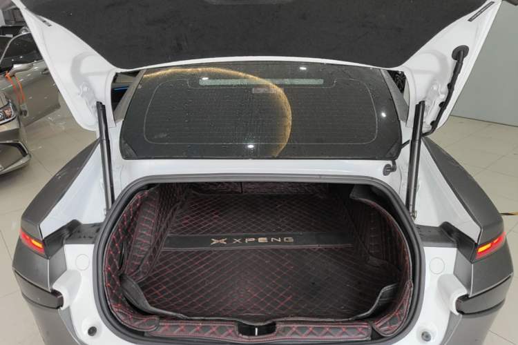 Used XPeng P7 2021 480N Trunk