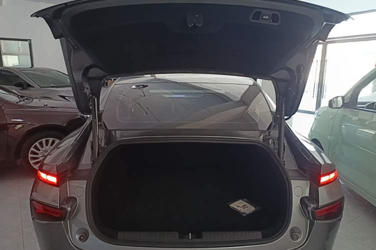 Used XPeng P7 2021 480N Trunk