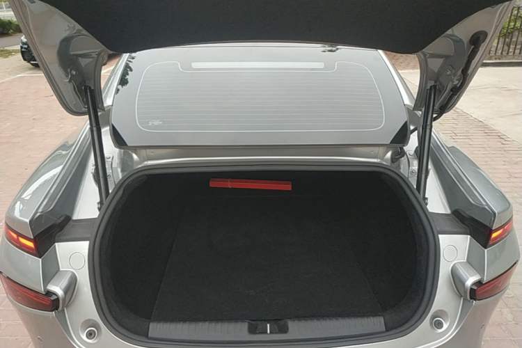 Used XPeng P7 2021 480E Trunk