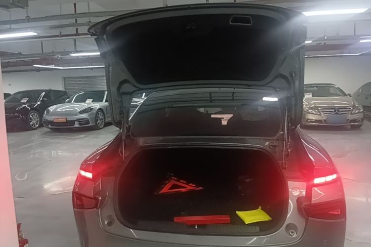 Used XPeng P7 2021 480N Trunk
