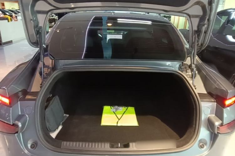 Used XPeng P7 2021 480N Trunk