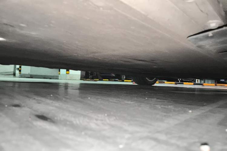 Used XPeng P7 2021 670E Pengyi Edition Chassis Front Left