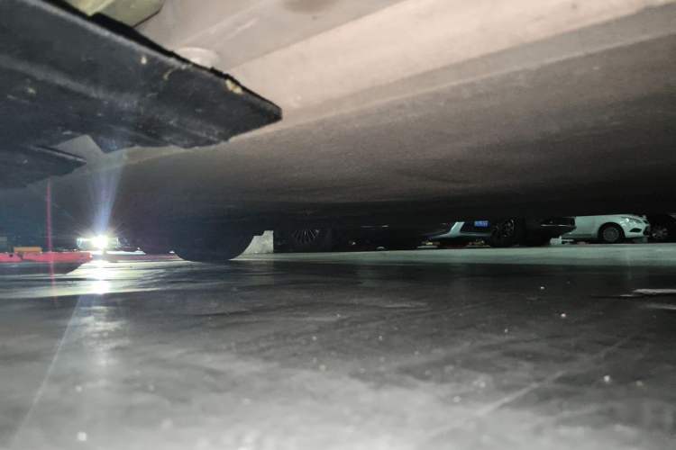 Used XPeng P7 2021 670E Pengyi Edition Chassis Front Right
