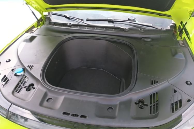 Used XPeng P7 2021 562E Pengyi Performance Edition Engine Bay