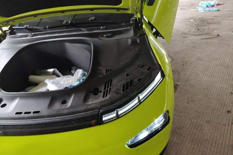 Used XPeng P7 2021 670E Pengyi Edition Engine Bay Left
