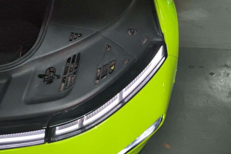 Used XPeng P7 2021 670E Pengyi Edition Engine Bay Left