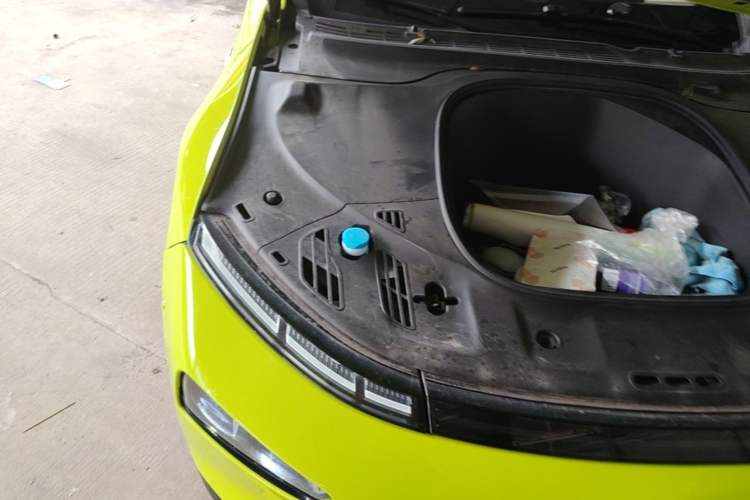Used XPeng P7 2021 670E Pengyi Edition Engine Bay Right
