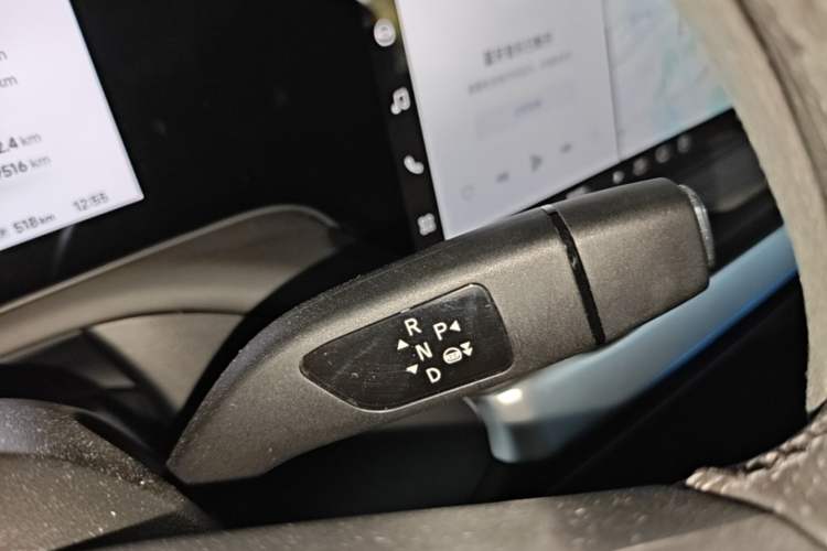 Used XPeng P7 2021 670E Pengyi Edition Gear Lever