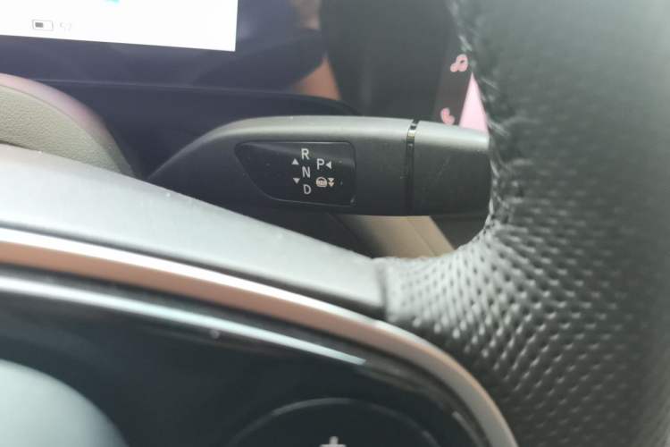 Used XPeng P7 2021 670E Pengyi Edition Gear Lever
