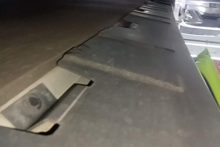 Used XPeng P7 2021 670E Pengyi Edition Left Side Sill