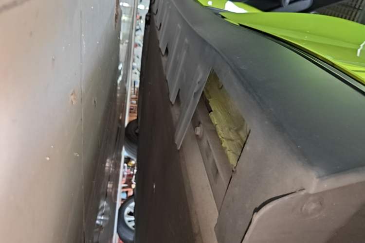 Used XPeng P7 2021 670E Pengyi Edition Left Side Sill