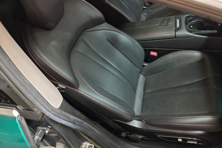 Used XPeng P7 2021 480N Right Front Seat